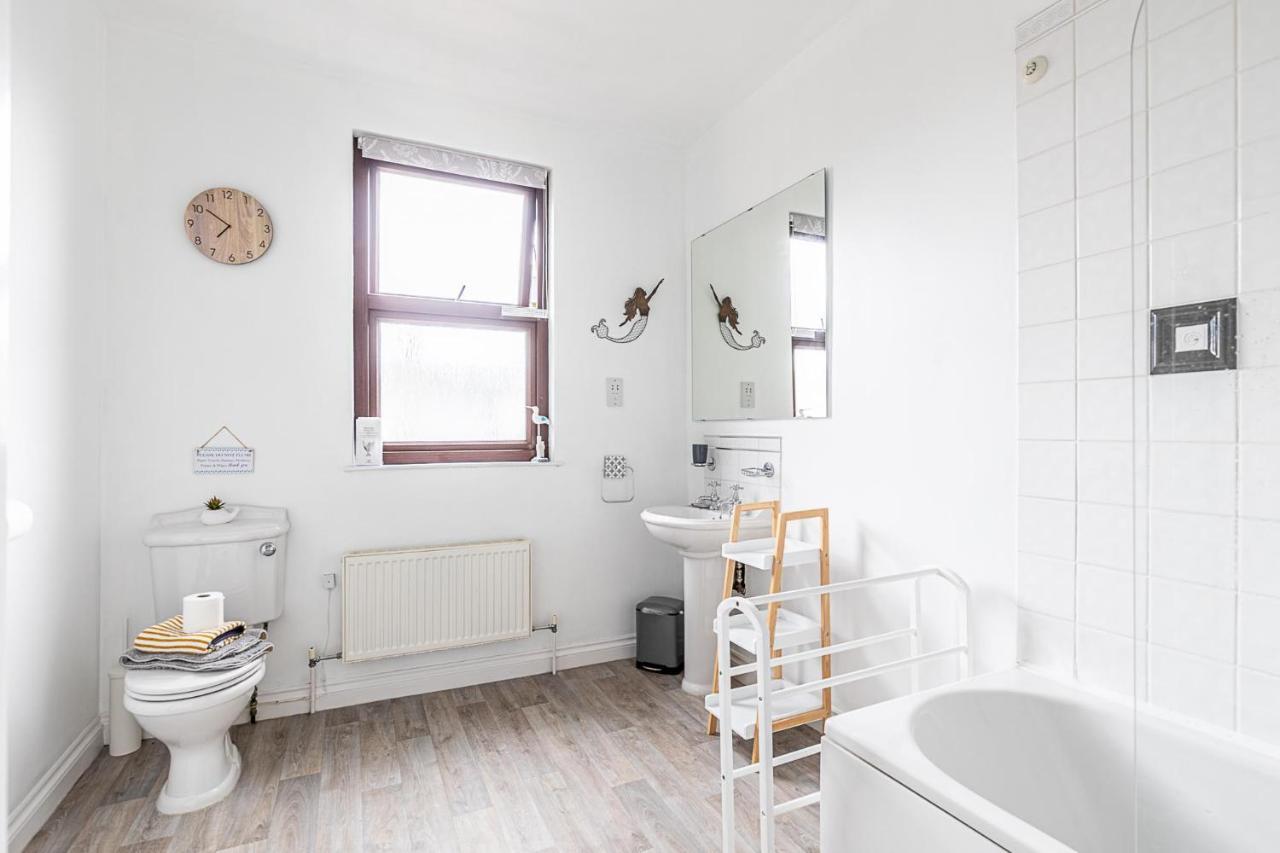 Rovers' Retreat Whitby George Street Εξωτερικό φωτογραφία