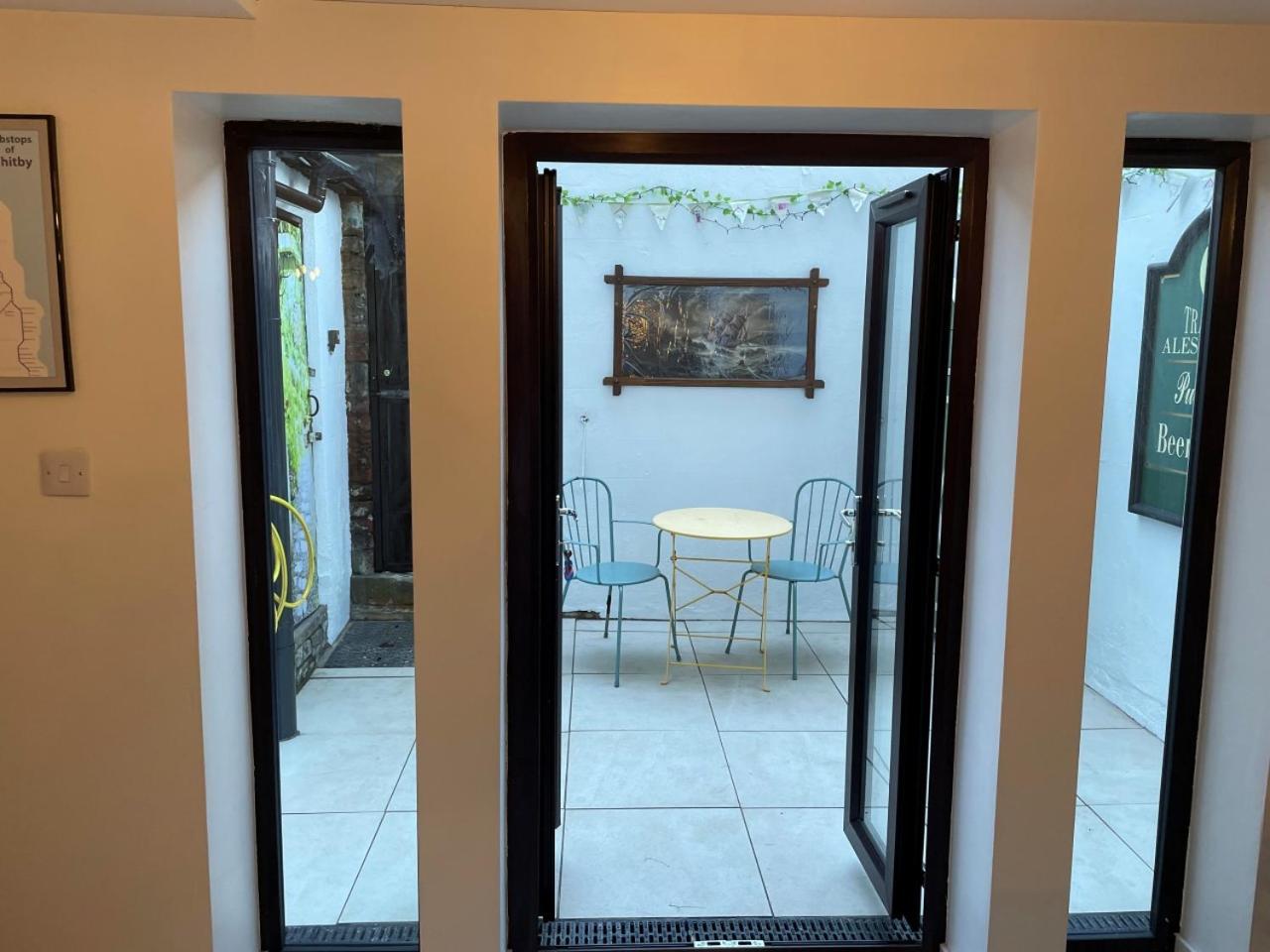 Rovers' Retreat Whitby George Street Εξωτερικό φωτογραφία